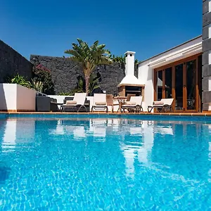 Villa Feel, Tias